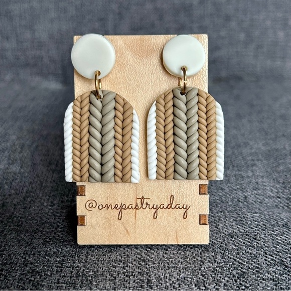 Jewelry - Fun, Cable Knit Sweater Pattern Clay Drop Dangle Earrings, White, Tan